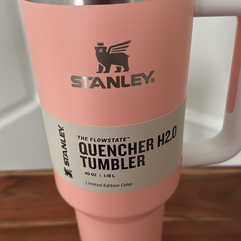 Stanley 40oz Tumbler - Picture 4 of 7